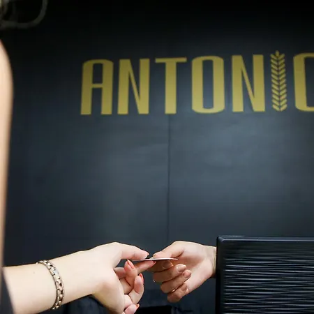 Antonio 3* 乌日霍罗德